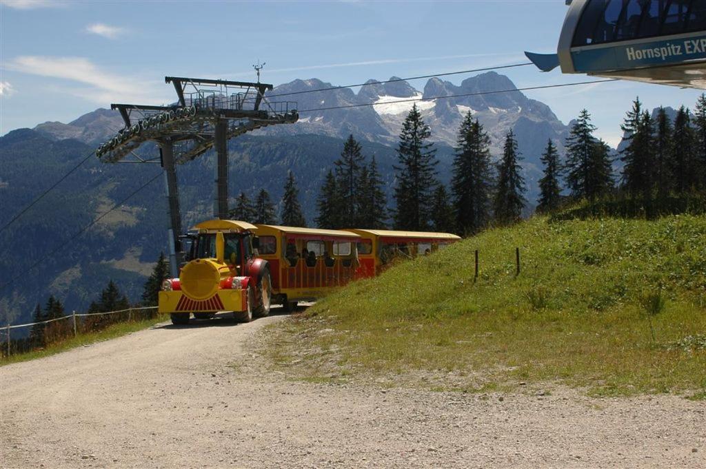 Haus Hornblick Apartman Russbach am Pass Gschütt Kültér fotó